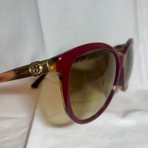 Maroon Gucci Sunglasses 🌞⭐️like new ⭐️🌞